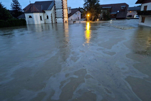 Nesreča naj nas poveže in utrdi v solidarnosti!